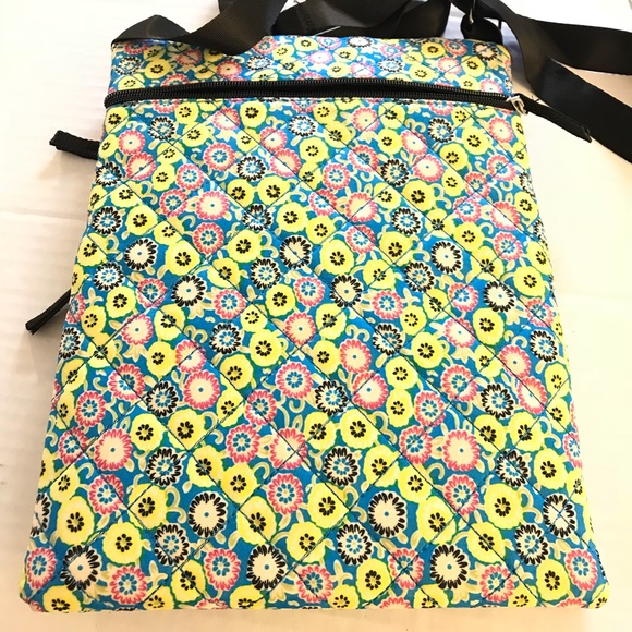 NWT quilted Crossbody floral bag - Picture 5 of 8